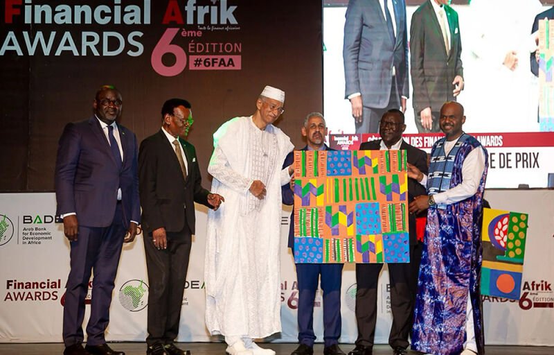 Financial Afrik Awards 2025 : Absent, Lionel Zinsou reçoit le prix décerné à Romuald Wadagni