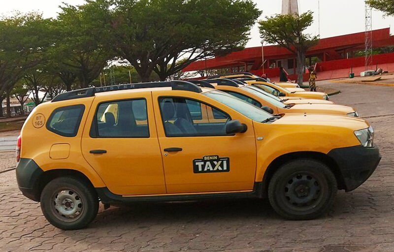 Véhicules à moteur, taxis et pirogues : Les nouvelles taxes en vigueur en 2025