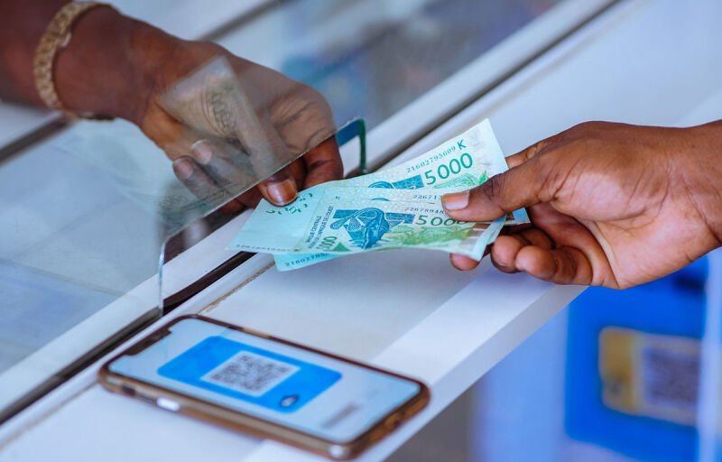 Finance numérique : Comment la téléphonie mobile transforme l’épargne et l’investissement