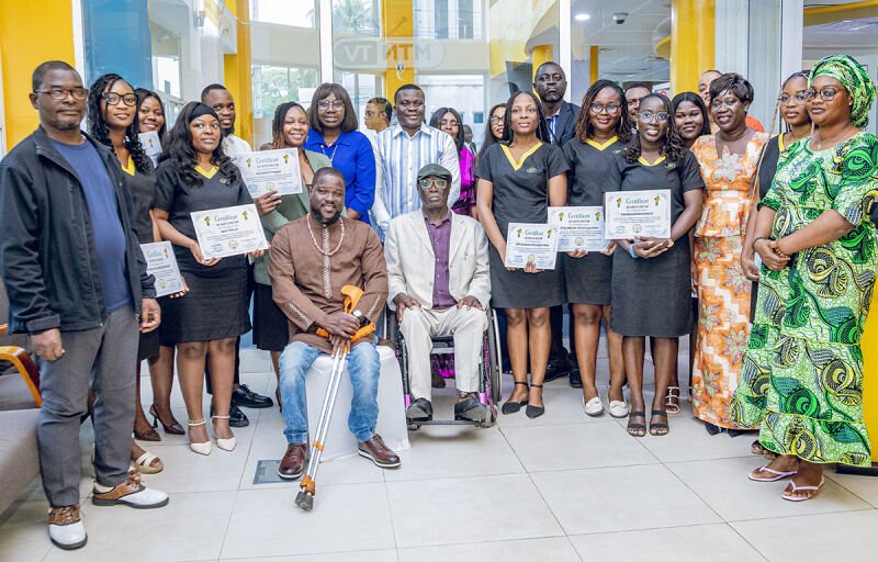 MTN Bénin : L’inclusion et la diversité célébrées lors de la remise de certificats en langage des signes