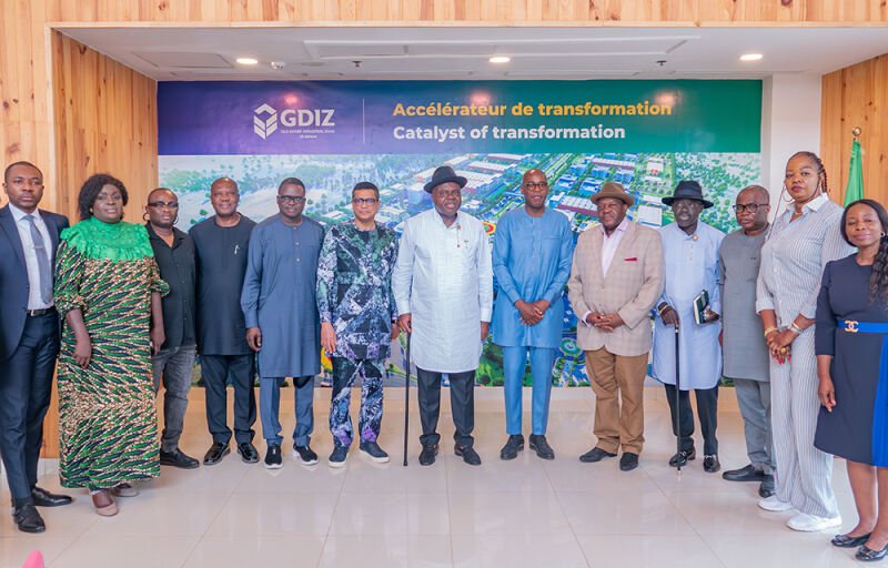 GDIZ : Le gouverneur de l'État de Bayelsa du Nigeria séduit et inspiré