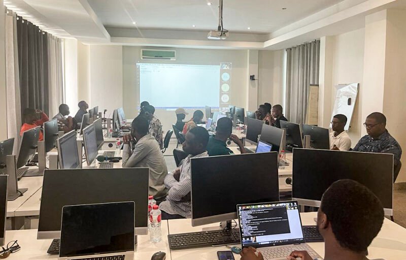 Webb Fontaine en partenariat avec l’académie Sourcemind offre une formation en génie logiciel au bénin
