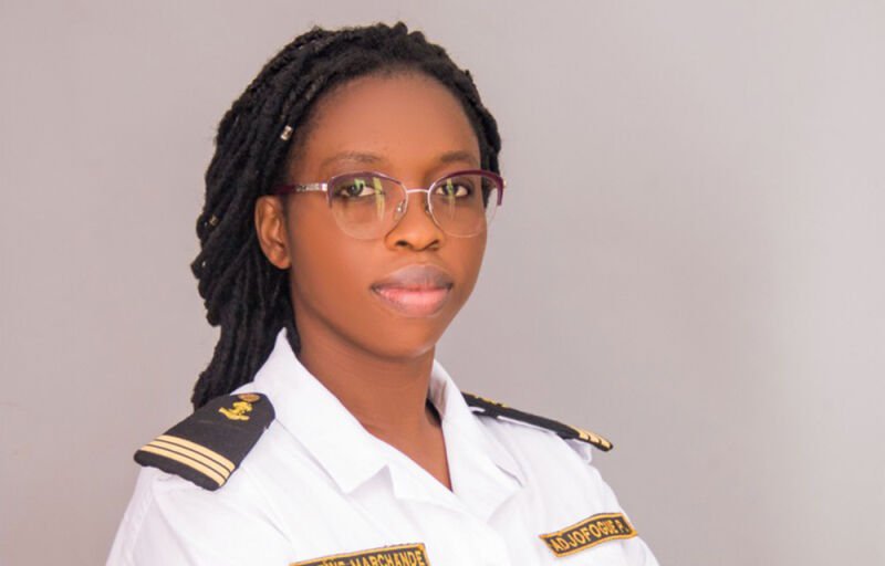 Pascaline Adjofogue, première femme capitaine de remorque au Bénin
