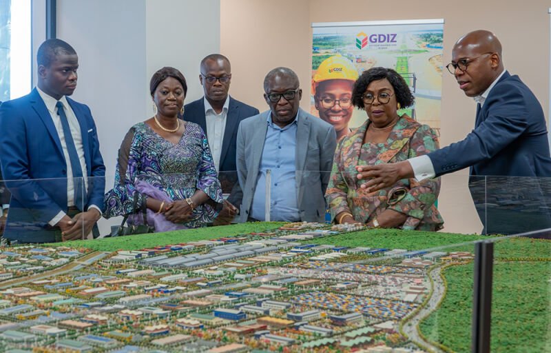 Visite de la Ministre du travail et de la fonction publique à la Gdiz : Mathys Adidjatou s’imprègne des réalités de la Zone