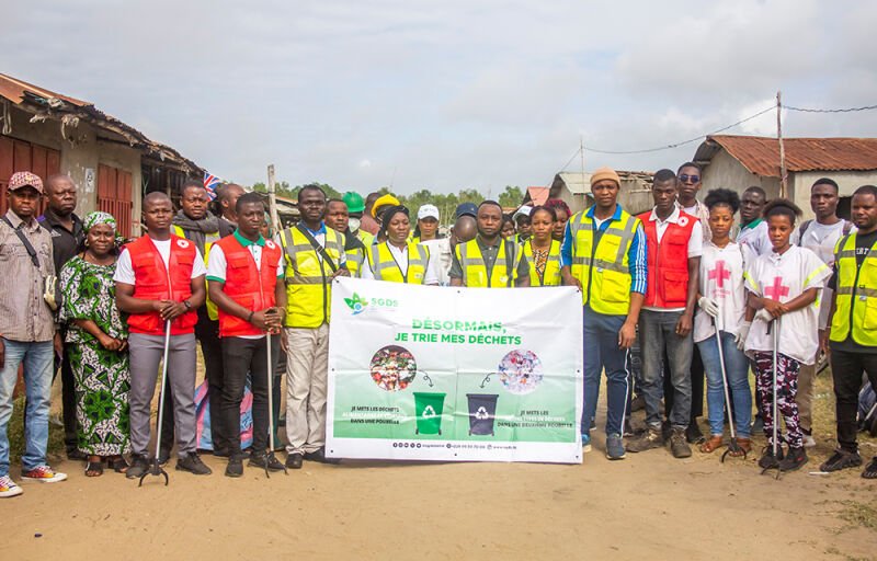 Campagne mensuelle de recyclage : la SGDS assainit le marché Sèmè Okoun et la Gare Sitting