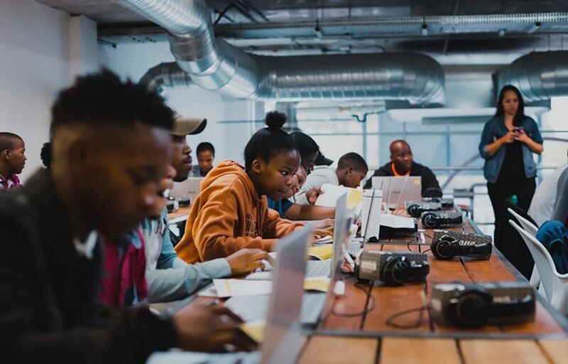 IA en Afrique : 73% de survie, 207 startups, un écosystème qui résiste au mythe de l'échec