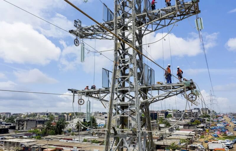 Électricité en Côte d'Ivoire : la BAD raccorde 100 000 foyers et relève un défi structurel